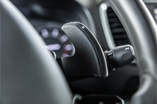 Opel Vivaro 2.0 BlueHDi L3 DC | Dubbel cabine | 6-Zitter | Navigatie | Camera | CarPlay | Dodehoek detector | Imperiaal | Trekhaak | F1 Flippers | Airco | Dealer onderhouden | Nieuwe APK