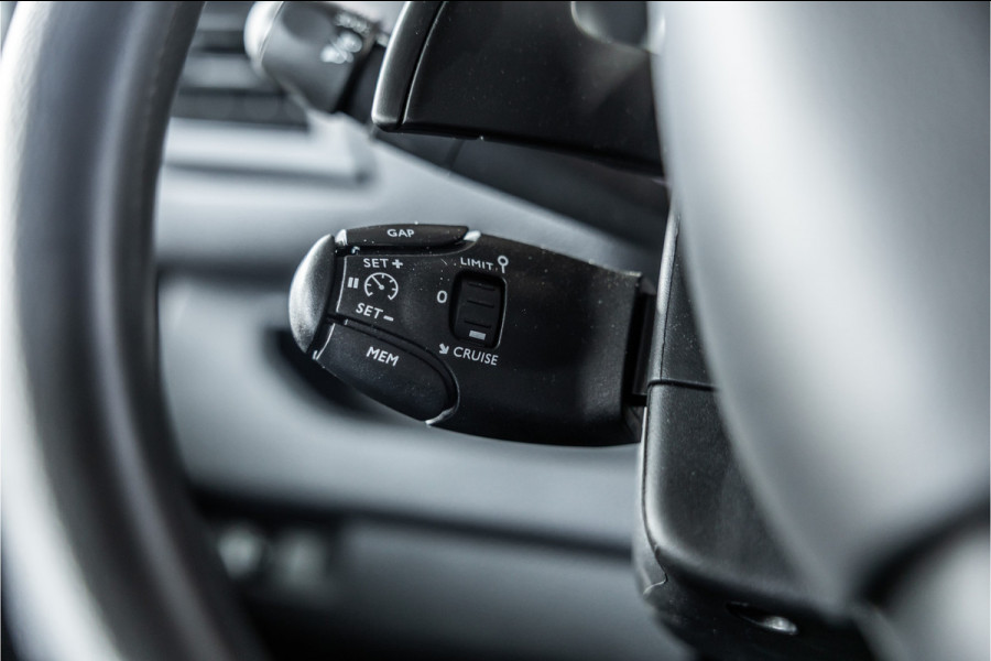 Opel Vivaro 2.0 BlueHDi L3 DC | Dubbel cabine | 6-Zitter | Navigatie | Camera | CarPlay | Dodehoek detector | Imperiaal | Trekhaak | F1 Flippers | Airco | Dealer onderhouden | Nieuwe APK