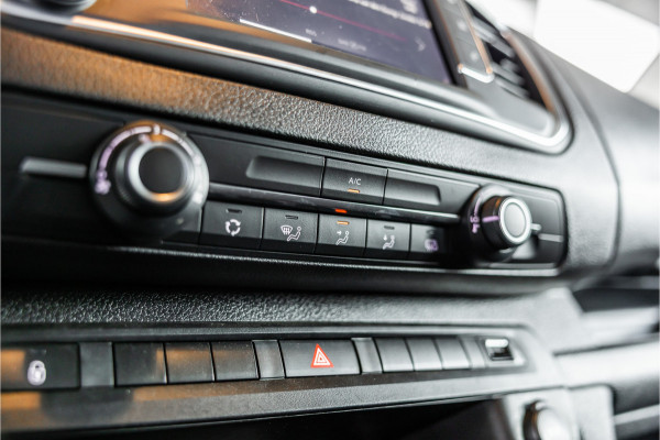 Opel Vivaro 2.0 BlueHDi L3 DC | Dubbel cabine | 6-Zitter | Navigatie | Camera | CarPlay | Dodehoek detector | Imperiaal | Trekhaak | F1 Flippers | Airco | Dealer onderhouden | Nieuwe APK
