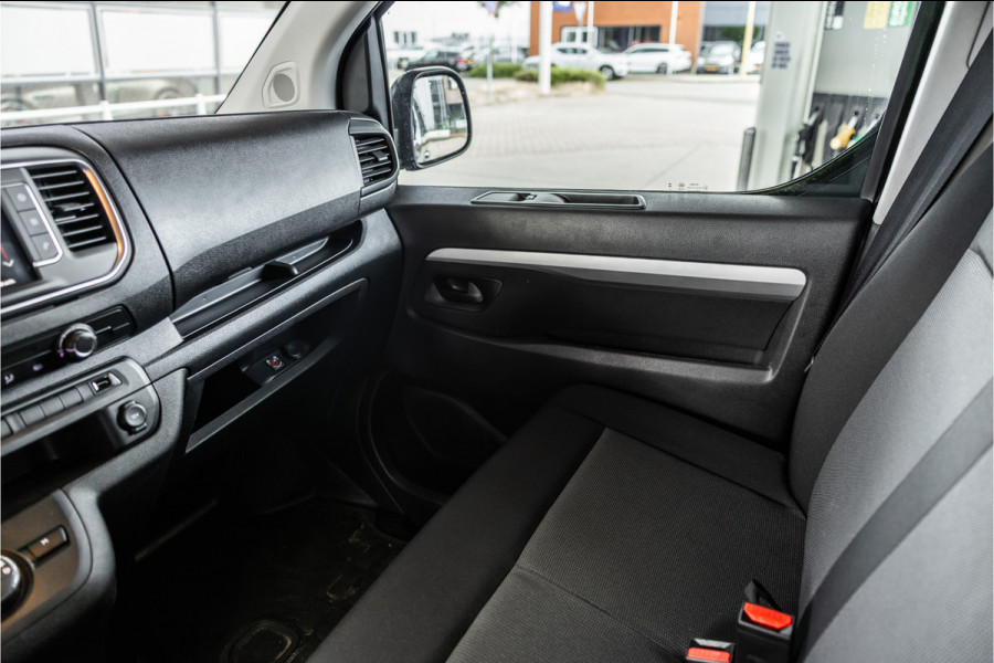 Opel Vivaro 2.0 BlueHDi L3 DC | Dubbel cabine | 6-Zitter | Navigatie | Camera | CarPlay | Dodehoek detector | Imperiaal | Trekhaak | F1 Flippers | Airco | Dealer onderhouden | Nieuwe APK