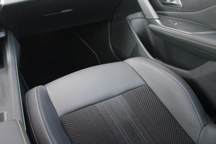 Peugeot 308 SW 1.6 Plug-in Hybrid 225 GT | PANORAMA SCHUIF/KANTEL DAK | 18" LICHTMETALEN VELGEN | ACHTERUITRIJ CAMERA | PARKEERSENSOREN VOOR + ACHTER | LED MATRIX KOPLAMPEN | NAVIGATIE | ELEKTRISCH BEDIENBARE BESTUURDERSSTOEL MET MASSAGE FUNCTIE | STOEL VERWAMING | DRAADLOZE APPLE CARPLAY/ANDROID AUTO | DODEHOEK DETECTIE | KEYLESS ENTRY/START | ADAPTIVE CRUISE CONTROL | NAVIGATIE |
