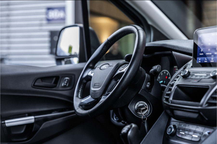 Ford Transit Connect 1.0 Ecoboost L2 | 3-Zitter | Sortimo inrichting | Navigatie | Camera | CarPlay | Stoelverwarming | Airco | MF Stuur | Dealer onderhouden | Nieuwe APK