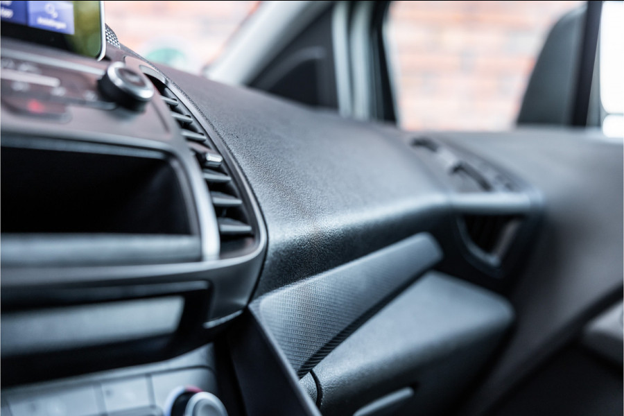 Ford Transit Connect 1.0 Ecoboost L2 | 3-Zitter | Sortimo inrichting | Navigatie | Camera | CarPlay | Stoelverwarming | Airco | MF Stuur | Dealer onderhouden | Nieuwe APK