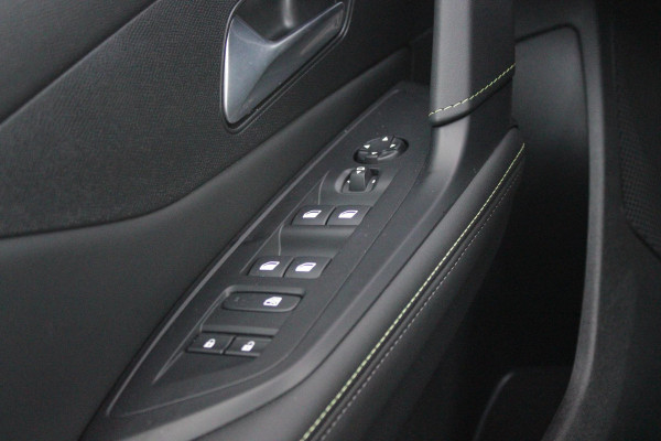 Peugeot 308 SW 1.6 Plug-in Hybrid 225 GT | PANORAMA SCHUIF/KANTEL DAK | 18" LICHTMETALEN VELGEN | ACHTERUITRIJ CAMERA | PARKEERSENSOREN VOOR + ACHTER | LED MATRIX KOPLAMPEN | NAVIGATIE | ELEKTRISCH BEDIENBARE BESTUURDERSSTOEL MET MASSAGE FUNCTIE | STOEL VERWAMING | DRAADLOZE APPLE CARPLAY/ANDROID AUTO | DODEHOEK DETECTIE | KEYLESS ENTRY/START | ADAPTIVE CRUISE CONTROL | NAVIGATIE |