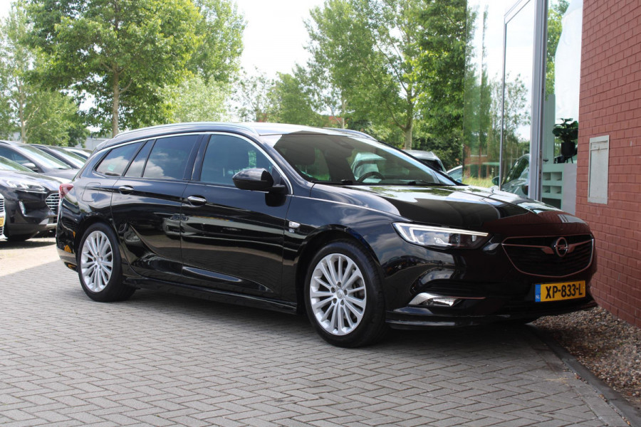 Opel Insignia Sports Tourer 1.6 Turbo 200 PK Innovation Automaat | Trekhaak | Leren bekleding | 18 INCH Lichtmetalen Velgen | Camera | Navigatie