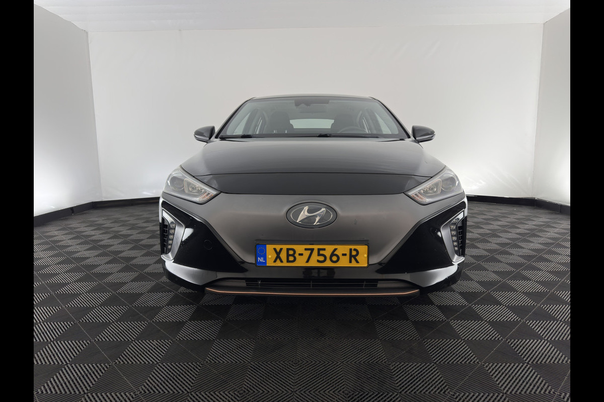 Hyundai IONIQ Comfort EV {SoH-98} Aut. *HEATPUMP | FULL-LED | DIGI-COCKPIT | SHIFTPADDLES | LANE-ASSIST | CCS-FASTLOADER | CRUISE | CAMERA | KEYLESS | DAB+ | NAVI-FULLMAP | ECC | PDC | TOWBAR | 16"ALU*