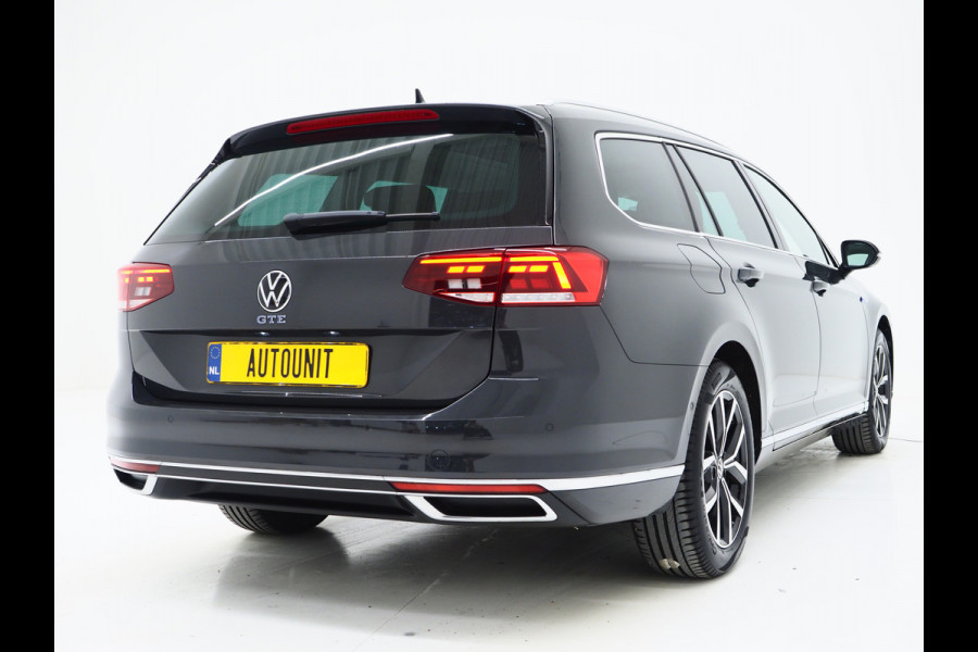 Volkswagen Passat Variant 1.4 TSI PHEV GTE | Panoramadak | Leder | Trekhaak | Massage | Adaptive Cruise | Camera | Dodehoek