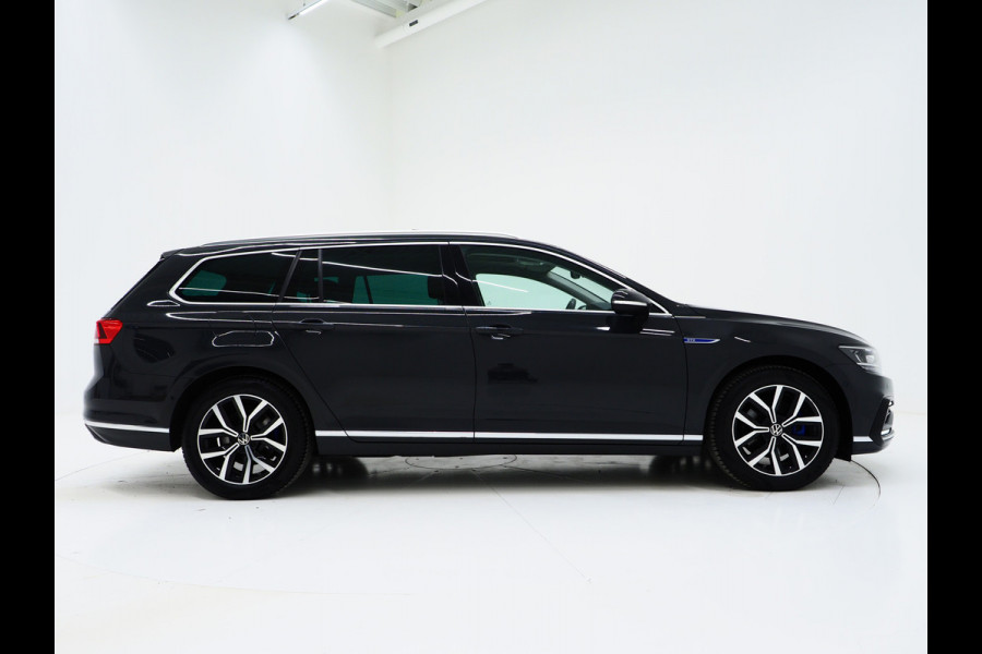 Volkswagen Passat Variant 1.4 TSI PHEV GTE | Panoramadak | Leder | Trekhaak | Massage | Adaptive Cruise | Camera | Dodehoek