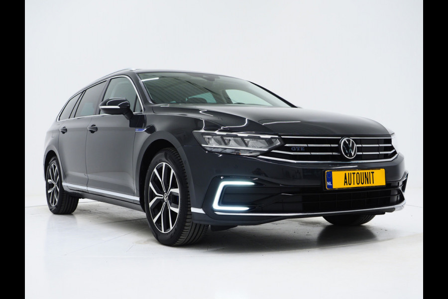 Volkswagen Passat Variant 1.4 TSI PHEV GTE | Panoramadak | Leder | Trekhaak | Massage | Adaptive Cruise | Camera | Dodehoek