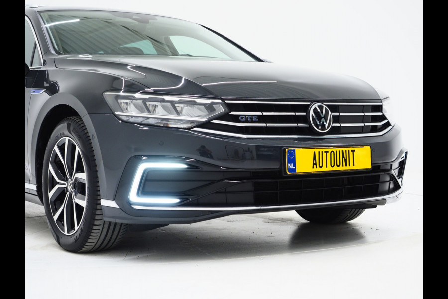Volkswagen Passat Variant 1.4 TSI PHEV GTE | Panoramadak | Leder | Trekhaak | Massage | Adaptive Cruise | Camera | Dodehoek