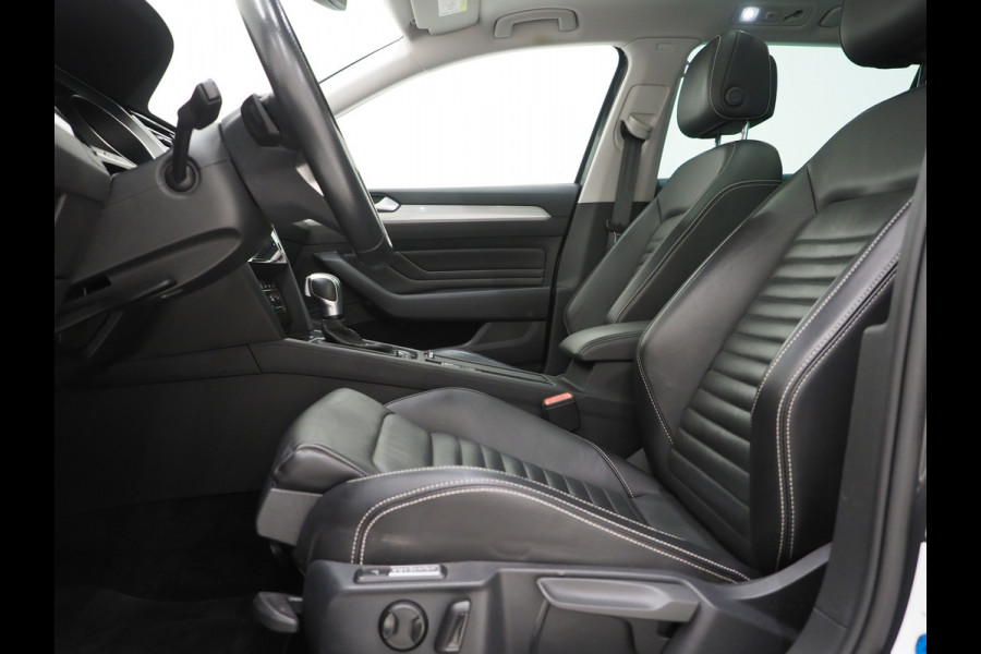 Volkswagen Passat Variant 1.4 TSI PHEV GTE | Panoramadak | Leder | Trekhaak | Massage | Adaptive Cruise | Camera | Dodehoek