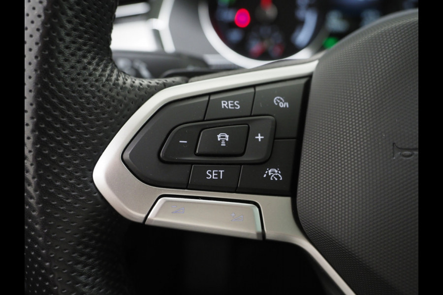Volkswagen Passat Variant 1.4 TSI PHEV GTE | Panoramadak | Leder | Trekhaak | Massage | Adaptive Cruise | Camera | Dodehoek