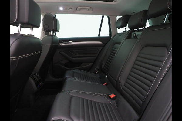 Volkswagen Passat Variant 1.4 TSI PHEV GTE | Panoramadak | Leder | Trekhaak | Massage | Adaptive Cruise | Camera | Dodehoek