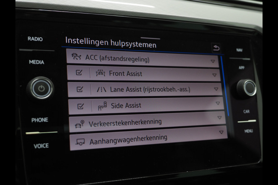Volkswagen Passat Variant 1.4 TSI PHEV GTE | Panoramadak | Leder | Trekhaak | Massage | Adaptive Cruise | Camera | Dodehoek