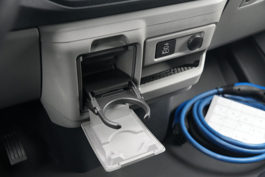 Ford E-Transit Custom 340 L2H1 Sport 71 kWh 218pk - 2x Schuif - ACC - B&O - Navi - Stoel/Stuurverwarming - 360 Camera - Blindspot - Rijklaar