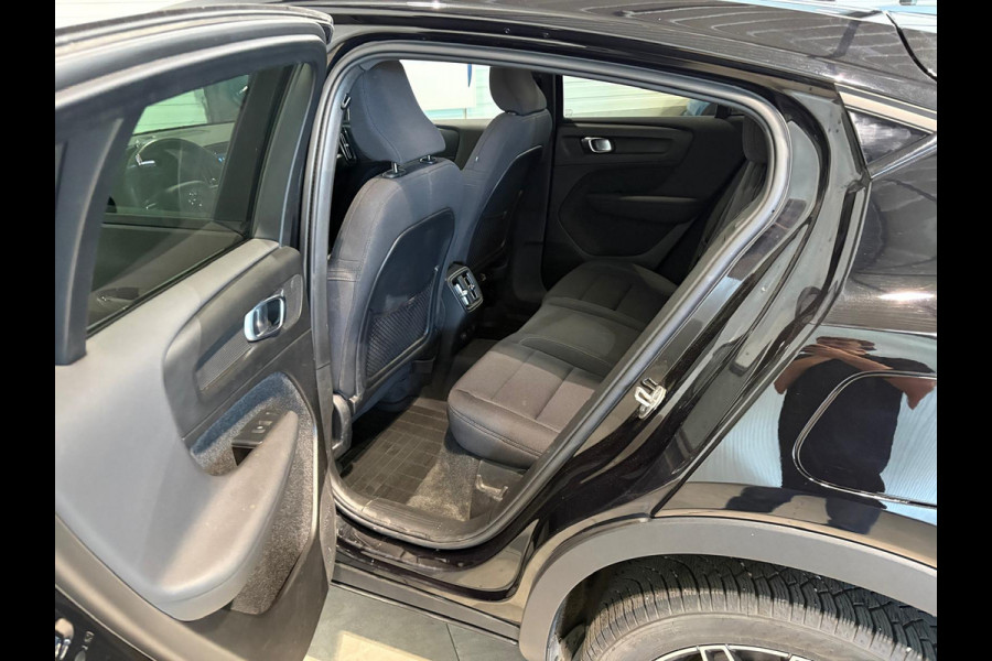 Volvo C40 Recharge Twin Plus SOH 95% ACC Panoramadak Stoelverwarming Parkeercamera 408pk