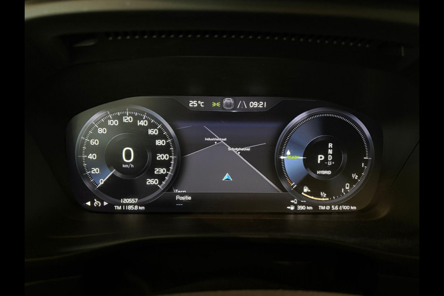 Volvo XC40 T4 Aut. Plug-in Hybrid Business Parkeercamera Panoramadak 211pk