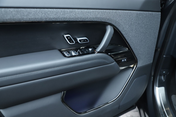 Land Rover Range Rover Sport 3.0 P550e Autobiography | 550PK | Luchtvering | Achterasbesturing | Head-up | Keyless-go | Sfeerverlichting | Meridian 3D | NL-A