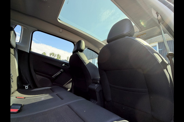 Peugeot 2008 1.2 PureTech / Pano / Navi / Leder / 131 PK