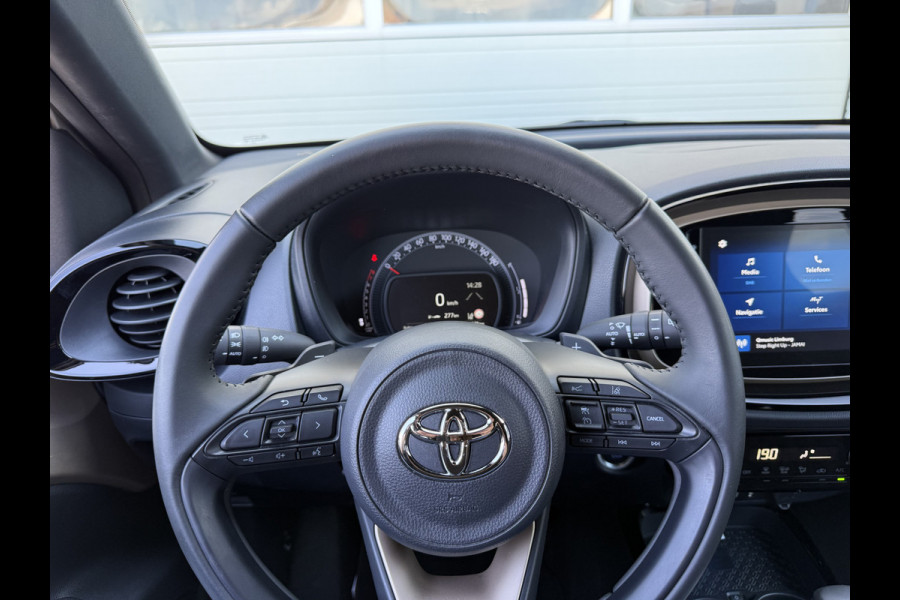 Toyota Aygo X 1.0 VVT-i S-CVT Premium | ACC | CarPlay | Keyless | Camera | 18 inch