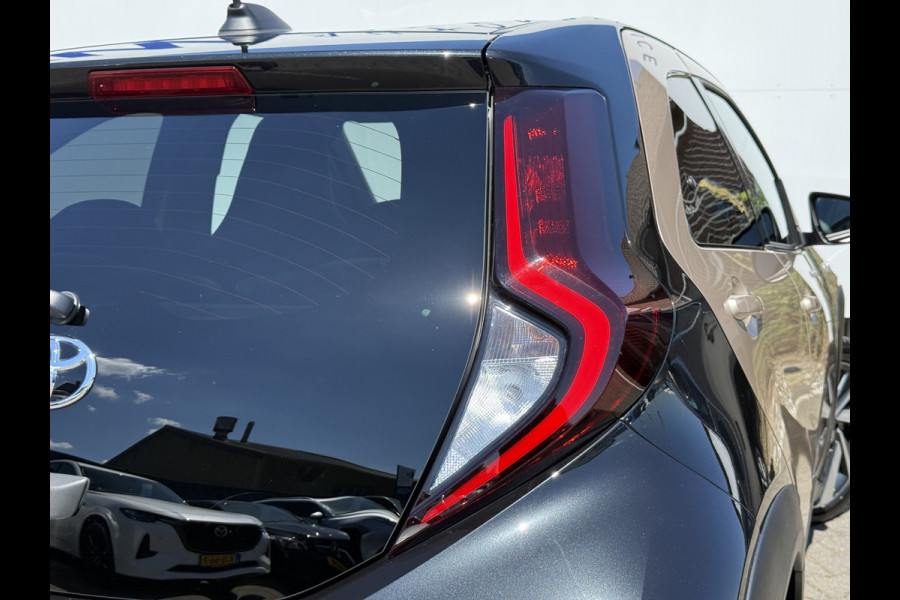 Toyota Aygo X 1.0 VVT-i S-CVT Premium | ACC | CarPlay | Keyless | Camera | 18 inch