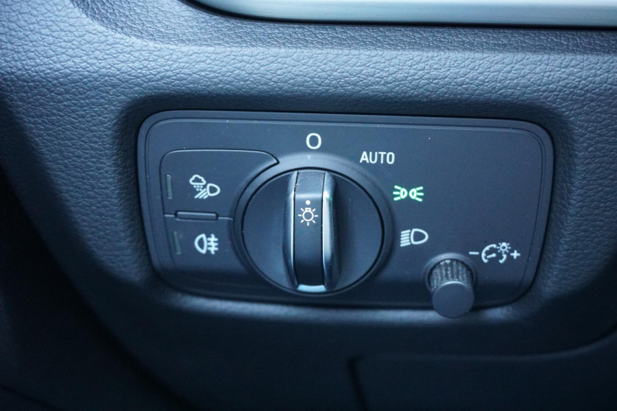 Audi A3 Sportback 35 TFSI S-LINE 150PK AUT. + BANG&OLUFSEN / LEDER / CARPLAY / VIRTUAL COCKPIT / CAMERA