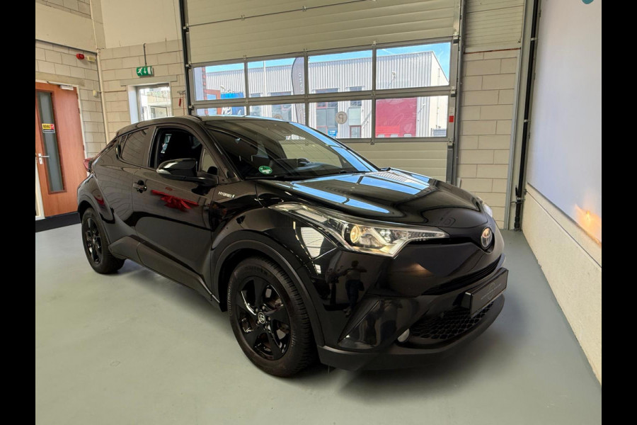 Toyota C-HR 1.8 Hybrid Black edition, automaat, Camera, trekhaak