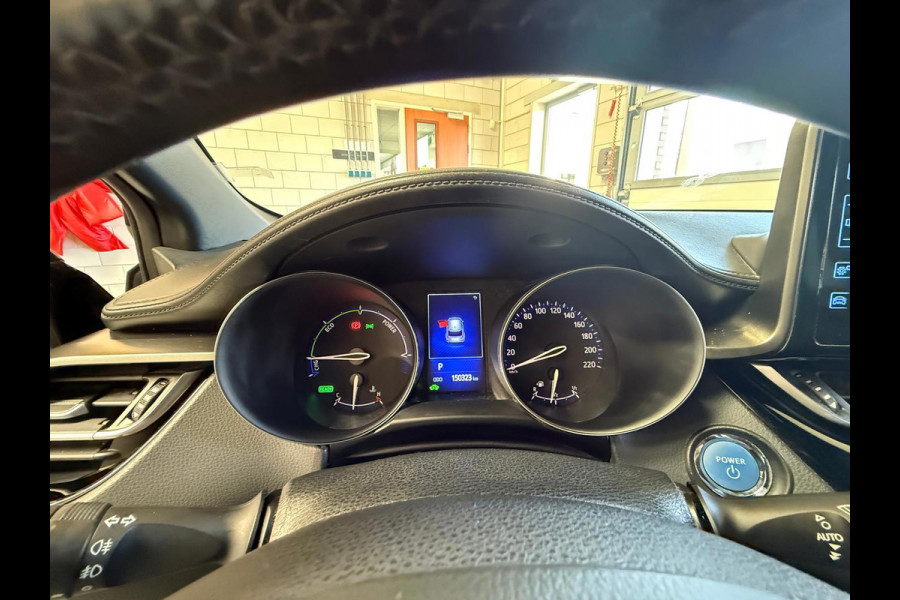 Toyota C-HR 1.8 Hybrid Black edition, automaat, Camera, trekhaak