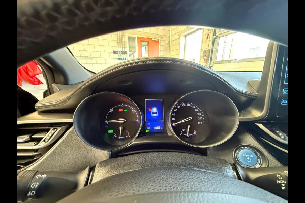 Toyota C-HR 1.8 Hybrid Black edition, automaat, Camera, trekhaak