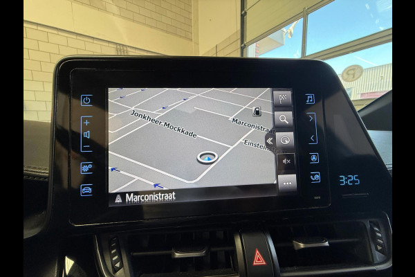 Toyota C-HR 1.8 Hybrid Black edition, automaat, Camera, trekhaak