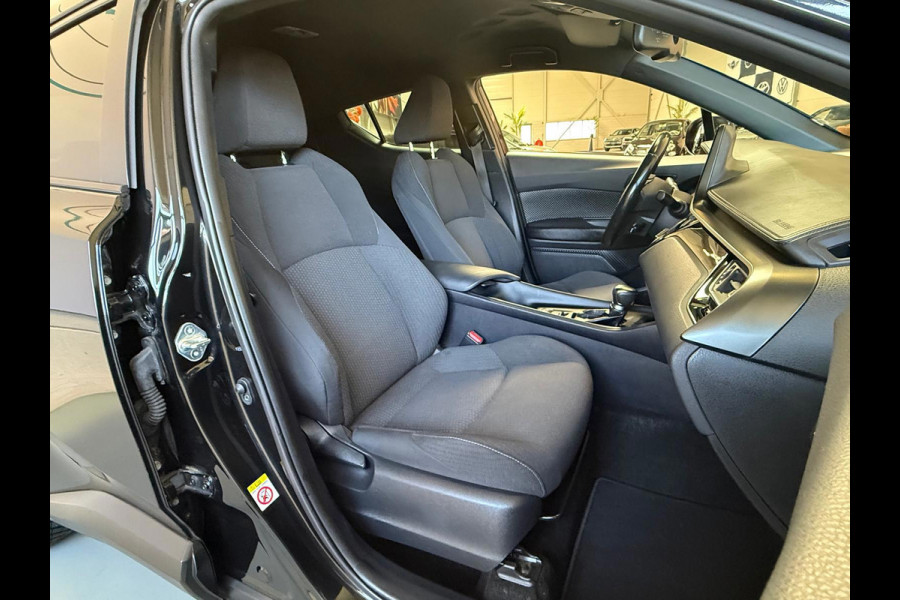 Toyota C-HR 1.8 Hybrid Black edition, automaat, Camera, trekhaak