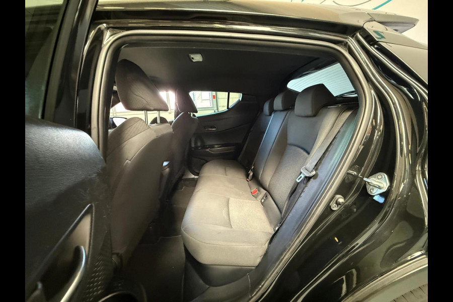 Toyota C-HR 1.8 Hybrid Black edition, automaat, Camera, trekhaak