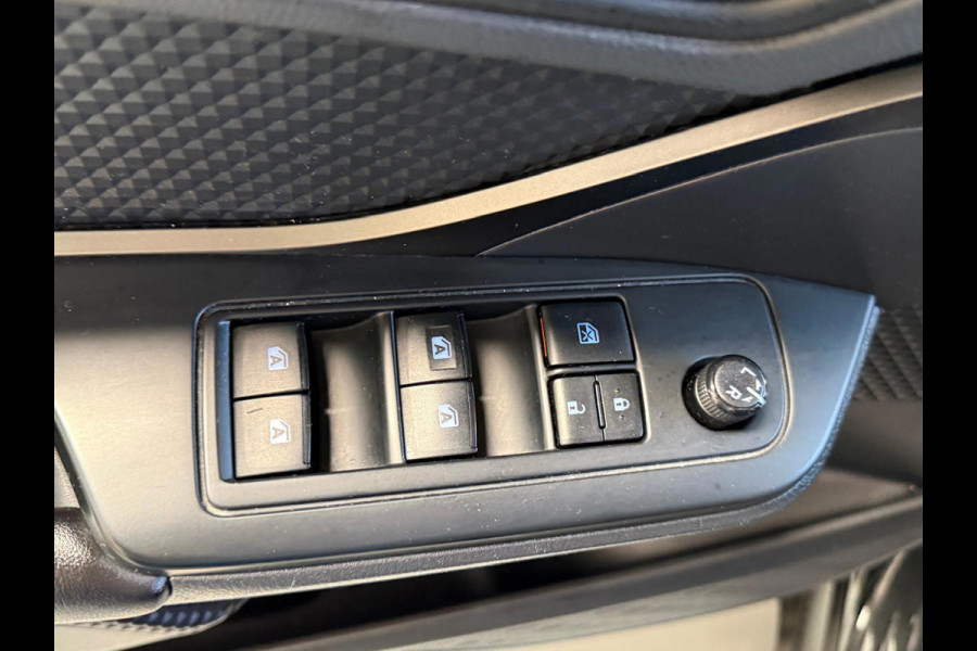 Toyota C-HR 1.8 Hybrid Black edition, automaat, Camera, trekhaak