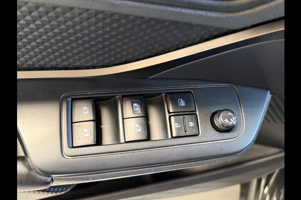 Toyota C-HR 1.8 Hybrid Black edition, automaat, Camera, trekhaak