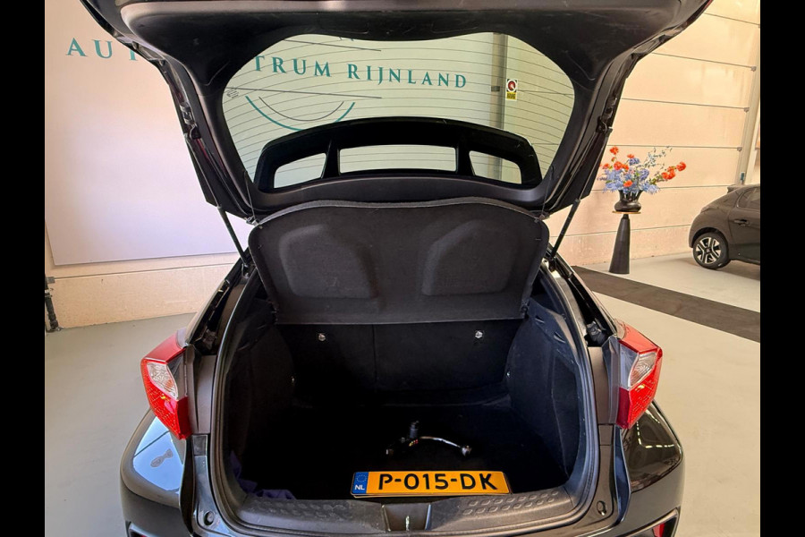 Toyota C-HR 1.8 Hybrid Black edition, automaat, Camera, trekhaak