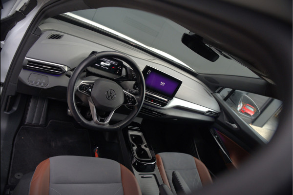Volkswagen ID.4 First 77 kWh | Stoelverwarming | Stuurverwarming | Adaptive Cruise Control | Navigatie | Apple Carplay | Keyless | Camera | Parkeersensoren | NAP | BTW | Dealer Onderhouden | SOH 93,7%