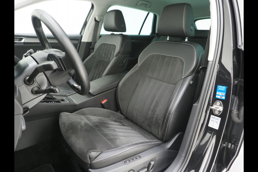 Škoda Superb Combi 1.4 TSI iV 218PK | Leder/Alcantara | Trekhaak | Memory | Virtual | Adaptive Cruise | PDC | Carplay