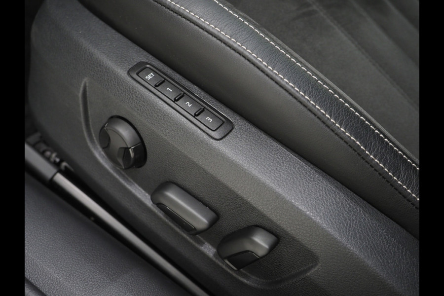 Škoda Superb Combi 1.4 TSI iV 218PK | Leder/Alcantara | Trekhaak | Memory | Virtual | Adaptive Cruise | PDC | Carplay