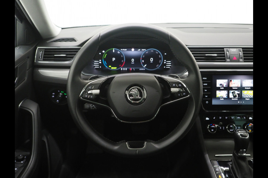 Škoda Superb Combi 1.4 TSI iV 218PK | Leder/Alcantara | Trekhaak | Memory | Virtual | Adaptive Cruise | PDC | Carplay