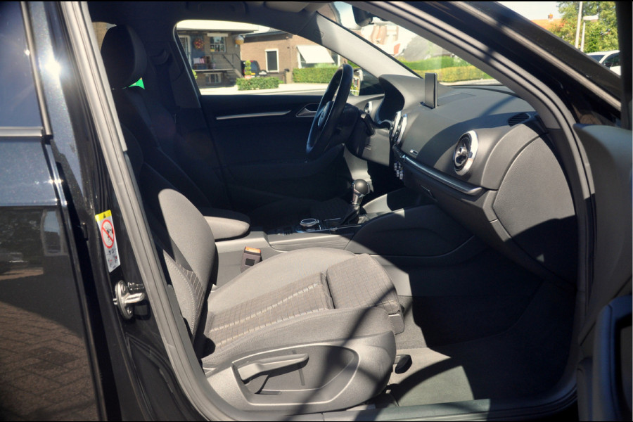 Audi A3 Sportback 1.5 TFSI CoD Design Pro Line Plus | Navi | Trekhaak | Nette staat!