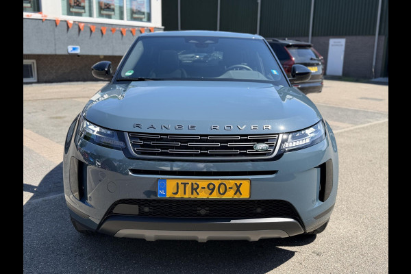 Land Rover Range Rover Evoque 2024 Model 1.5 P300e AWD R-Dynamic S VAN: 51.900,- VOOR: 49.877,- UW WKVOORDEEL €2.023,-:   NEW MODEL / FACELIFT PHEV 309 PK | UNIEK 8.000 KM | FABRIEKSGARANTIE t/m 26-02-2029 / 150.000 KM | DEALER ONDERHOUDEN | ADD. CRUISE | PANO DAK | ELEKTRISCHE STOEL MET GEHEUGEN | ELEKTRISCHE KOFFERBAK | CAMERA | RIJKLAAR PRIJS