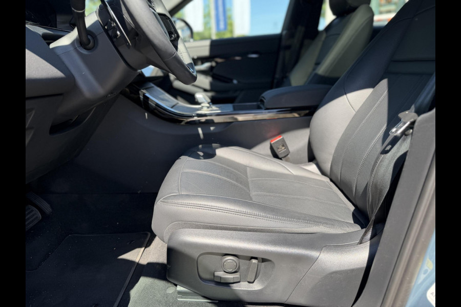 Land Rover Range Rover Evoque 2024 Model 1.5 P300e AWD R-Dynamic S VAN: 51.900,- VOOR: 49.877,- UW WKVOORDEEL €2.023,-:   NEW MODEL / FACELIFT PHEV 309 PK | UNIEK 8.000 KM | FABRIEKSGARANTIE t/m 26-02-2029 / 150.000 KM | DEALER ONDERHOUDEN | ADD. CRUISE | PANO DAK | ELEKTRISCHE STOEL MET GEHEUGEN | ELEKTRISCHE KOFFERBAK | CAMERA | RIJKLAAR PRIJS