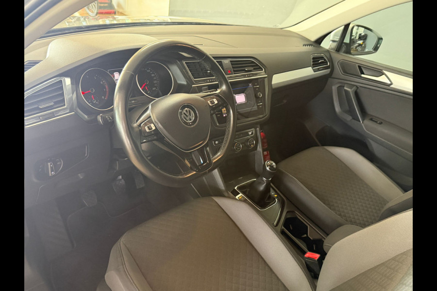 Volkswagen Tiguan 1.5 TSI ACT Comfortline Business | Navigatie | Sensoren.