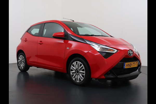 Toyota Aygo 1.0 VVT-i x-play VAN: 15.900,- VOOR: 13.877,- UW WKVOORDEEL: 2.023,- | AUTOMAAT | APPLE CARPLAY / ANDROID AUTO | CAMERA | AIRCO | ONDERHOUD UITGEVOERD | DIRECT LEVERBAAR |