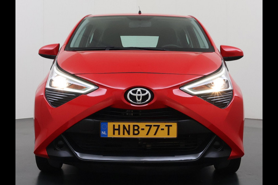 Toyota Aygo 1.0 VVT-i x-play VAN: 15.900,- VOOR: 13.877,- UW WKVOORDEEL: 2.023,- | AUTOMAAT | APPLE CARPLAY / ANDROID AUTO | CAMERA | AIRCO | ONDERHOUD UITGEVOERD | DIRECT LEVERBAAR |