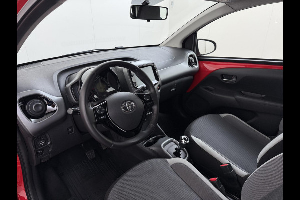 Toyota Aygo 1.0 VVT-i x-play VAN: 15.900,- VOOR: 13.877,- UW WKVOORDEEL: 2.023,- | AUTOMAAT | APPLE CARPLAY / ANDROID AUTO | CAMERA | AIRCO | ONDERHOUD UITGEVOERD | DIRECT LEVERBAAR |