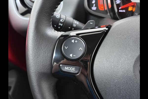 Toyota Aygo 1.0 VVT-i x-play VAN: 15.900,- VOOR: 13.877,- UW WKVOORDEEL: 2.023,- | AUTOMAAT | APPLE CARPLAY / ANDROID AUTO | CAMERA | AIRCO | ONDERHOUD UITGEVOERD | DIRECT LEVERBAAR |
