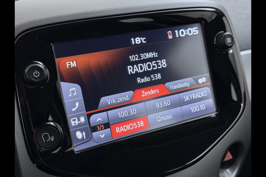 Toyota Aygo 1.0 VVT-i x-play VAN: 15.900,- VOOR: 13.877,- UW WKVOORDEEL: 2.023,- | AUTOMAAT | APPLE CARPLAY / ANDROID AUTO | CAMERA | AIRCO | ONDERHOUD UITGEVOERD | DIRECT LEVERBAAR |