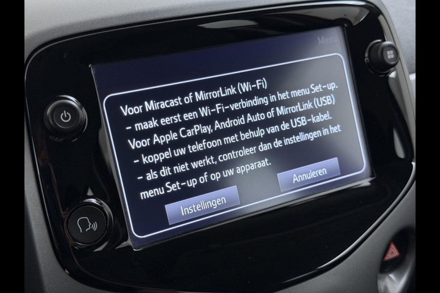 Toyota Aygo 1.0 VVT-i x-play VAN: 15.900,- VOOR: 13.877,- UW WKVOORDEEL: 2.023,- | AUTOMAAT | APPLE CARPLAY / ANDROID AUTO | CAMERA | AIRCO | ONDERHOUD UITGEVOERD | DIRECT LEVERBAAR |