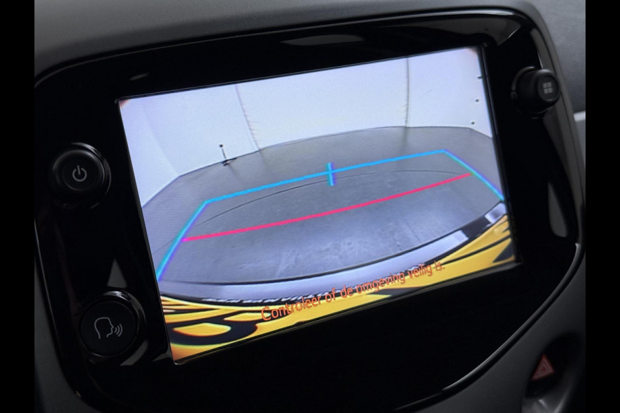 Toyota Aygo 1.0 VVT-i x-play VAN: 15.900,- VOOR: 13.877,- UW WKVOORDEEL: 2.023,- | AUTOMAAT | APPLE CARPLAY / ANDROID AUTO | CAMERA | AIRCO | ONDERHOUD UITGEVOERD | DIRECT LEVERBAAR |